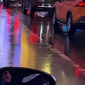 Dengarkan lagu quasar eyes nyanyian Vertigo dengan lirik