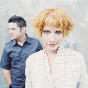 ดาวน์โหลดและฟังเพลง Don't Dream It's Over (AOL Sessions Acoustic Version) พร้อมเนื้อเพลงจาก Sixpence None The Richer
