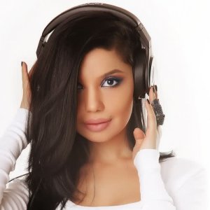 ดาวน์โหลดและฟังเพลง Khabibi (Explicit) พร้อมเนื้อเพลงจาก Shakhzoda