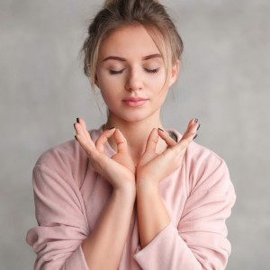 ดาวน์โหลดและฟังเพลง Positive Energy for Meditation พร้อมเนื้อเพลงจาก Pure Meditation Music