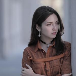 Listen to 逝 song with lyrics from 麦嘉欣