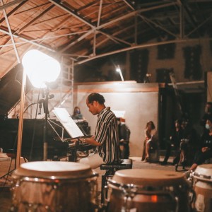 default playlist img