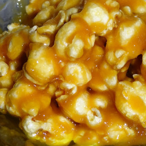 Dengarkan Toffee lagu dari V5J dengan lirik