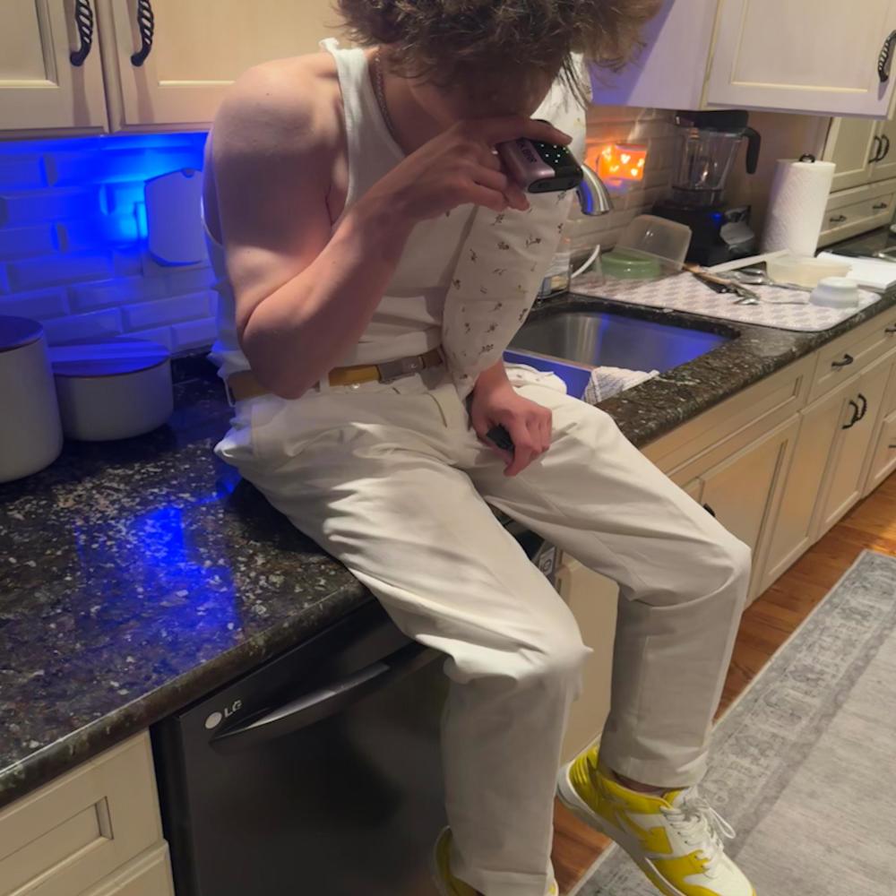 yellowoffwhites (Explicit)