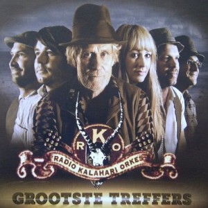 ดาวน์โหลดและฟังเพลง Skeeloog Daisy พร้อมเนื้อเพลงจาก Die Radio Kalahari Orkes