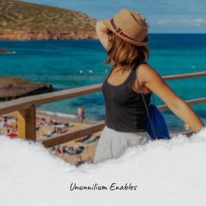 Listen to Fortunate Sundries song with lyrics from Roie Kich