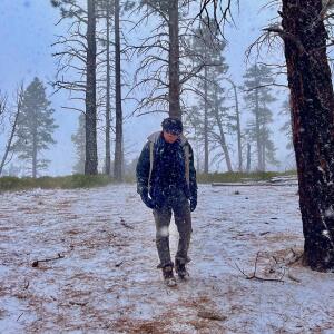 ดาวน์โหลดและฟังเพลง diamonds in the snow พร้อมเนื้อเพลงจาก Daniel West