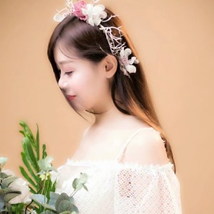 Listen to 谁留下的一抹红 (cover: 王馨) (完整版) song with lyrics from 李二妹