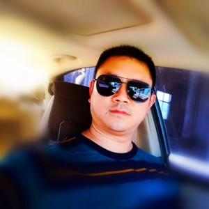 Listen to 错的不过是选择 song with lyrics from 夜生