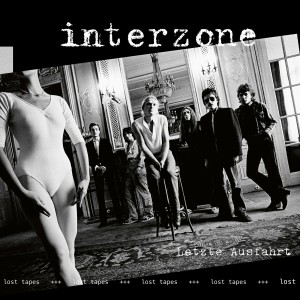 收聽Interzone的Apartment 302歌詞歌曲