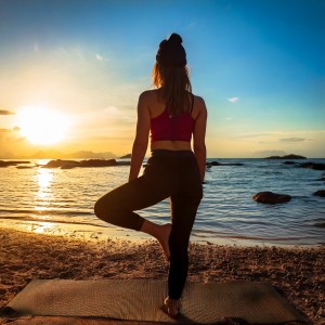 Lofi Piano Music Lounge的專輯Zen Flow: Hip Hop Vibes for Yoga Sessions