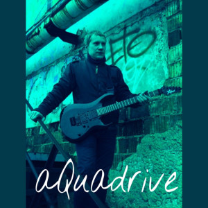 Dengarkan White Snow lagu dari AQuadrive dengan lirik