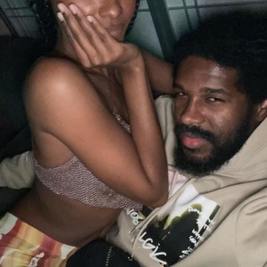 Dengarkan Hey Baby (feat. Koro Fyah) lagu dari Dub School dengan lirik