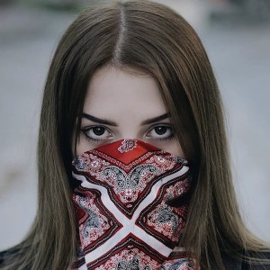 Listen to Será (Remix) song with lyrics from Blodyn