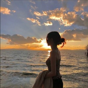 收听英文驿站的DA歌词歌曲