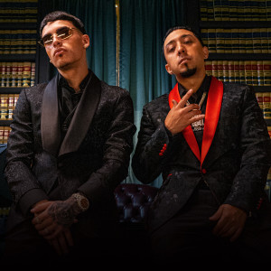 Listen to Nadie La Mantiene (Explicit) song with lyrics from YoGambii
