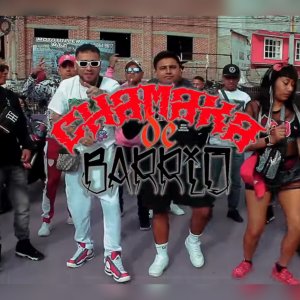 Dengarkan lagu Chamaka De Barrio nyanyian DJ Chekesito dengan lirik