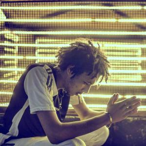 Listen to 16 بار بالعربي (其他) song with lyrics from Wegz