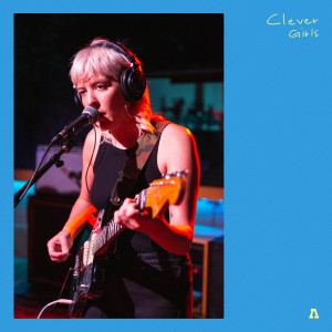 ดาวน์โหลดและฟังเพลง Owen (Audiotree Live Version) พร้อมเนื้อเพลงจาก Clever Girls