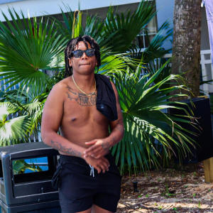 default playlist img