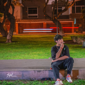 ดาวน์โหลดและฟังเพลง Me Quieres Ver พร้อมเนื้อเพลงจาก SHGYAL