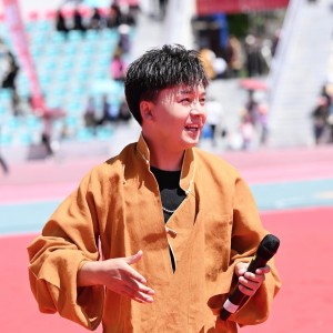 Listen to 燃烧青春 (完整版) song with lyrics from 旦增尼玛