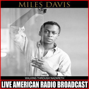 收聽Miles Davis的If I Were A Bell歌詞歌曲