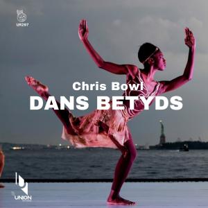 Dengarkan lagu Dans Betyds nyanyian Chris Bowl dengan lirik