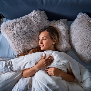 ดาวน์โหลดและฟังเพลง Whispers of the Soft Bedspread พร้อมเนื้อเพลงจาก Perfect Sleep