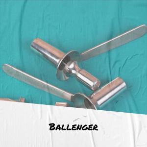 收听Meka Dalson的Friday Raincoat歌词歌曲