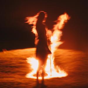 收聽Marigo Bay的Watch It Burn歌詞歌曲