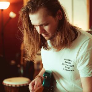 收聽Ryan Tilley的Knockin' on Heaven's Door (feat. Georgia James)歌詞歌曲