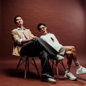 收听夜猫组（春艳+Leo王）的手机掉了歌词歌曲