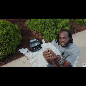 收聽Roccin John的Run Up A Check (Explicit)歌詞歌曲