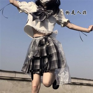 Dengarkan lagu 夜空中最亮的星 (抖音版) nyanyian 黄钰杰 dengan lirik