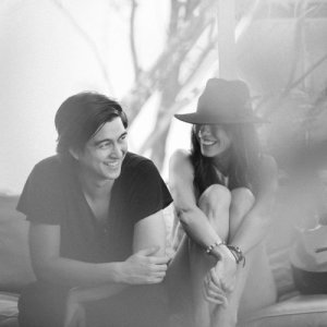 ดาวน์โหลดและฟังเพลง Hungry Eyes พร้อมเนื้อเพลงจาก Montonn & Hanna