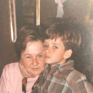 Listen to Canción Para Mi Abuela song with lyrics from Santu