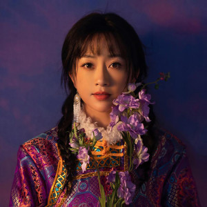 收听金婷婷的小莲花歌词歌曲
