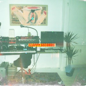 收聽Freja Kirk的Waves (Larce Remix)歌詞歌曲