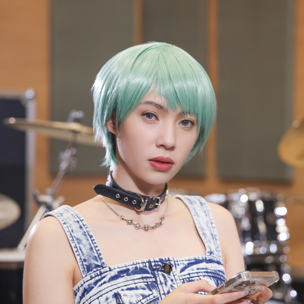 Vi