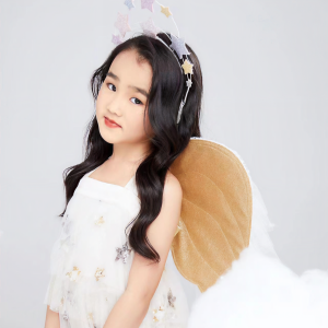 Listen to 下雪的时候 (伴奏) song with lyrics from 阮中乐