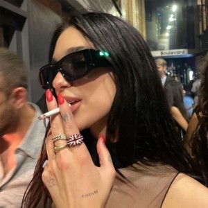 Dengarkan lagu Heartless (Remix by Alper Savage) nyanyian yunusext. dengan lirik