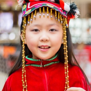Listen to 阳光下的书香 (伴奏) song with lyrics from 李知遥