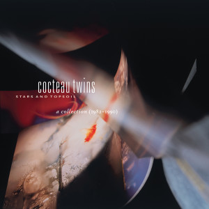 Dengarkan lagu Carolyn's Fingers nyanyian Cocteau twins dengan lirik