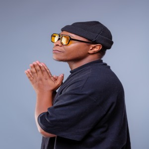 ดาวน์โหลดและฟังเพลง Sibuyelane พร้อมเนื้อเพลงจาก Paul B