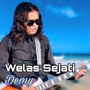 Dengarkan Welas Sejati lagu dari Demy dengan lirik