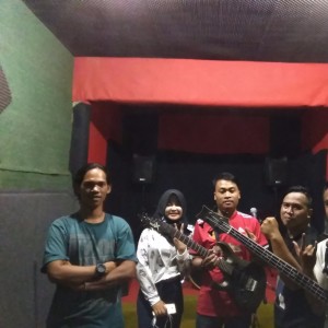 Listen to Tak Peduli song with lyrics from Havus Band