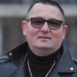 Dengarkan lagu Fericirea Mea Tu Ești nyanyian Bobby Rostas dengan lirik
