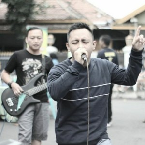 ดาวน์โหลดและฟังเพลง Waktuku Untukmu พร้อมเนื้อเพลงจาก Wahyu Bronggesh