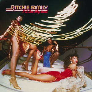 Dengarkan lagu You've Got Me Dancin' nyanyian The Ritchie Family dengan lirik